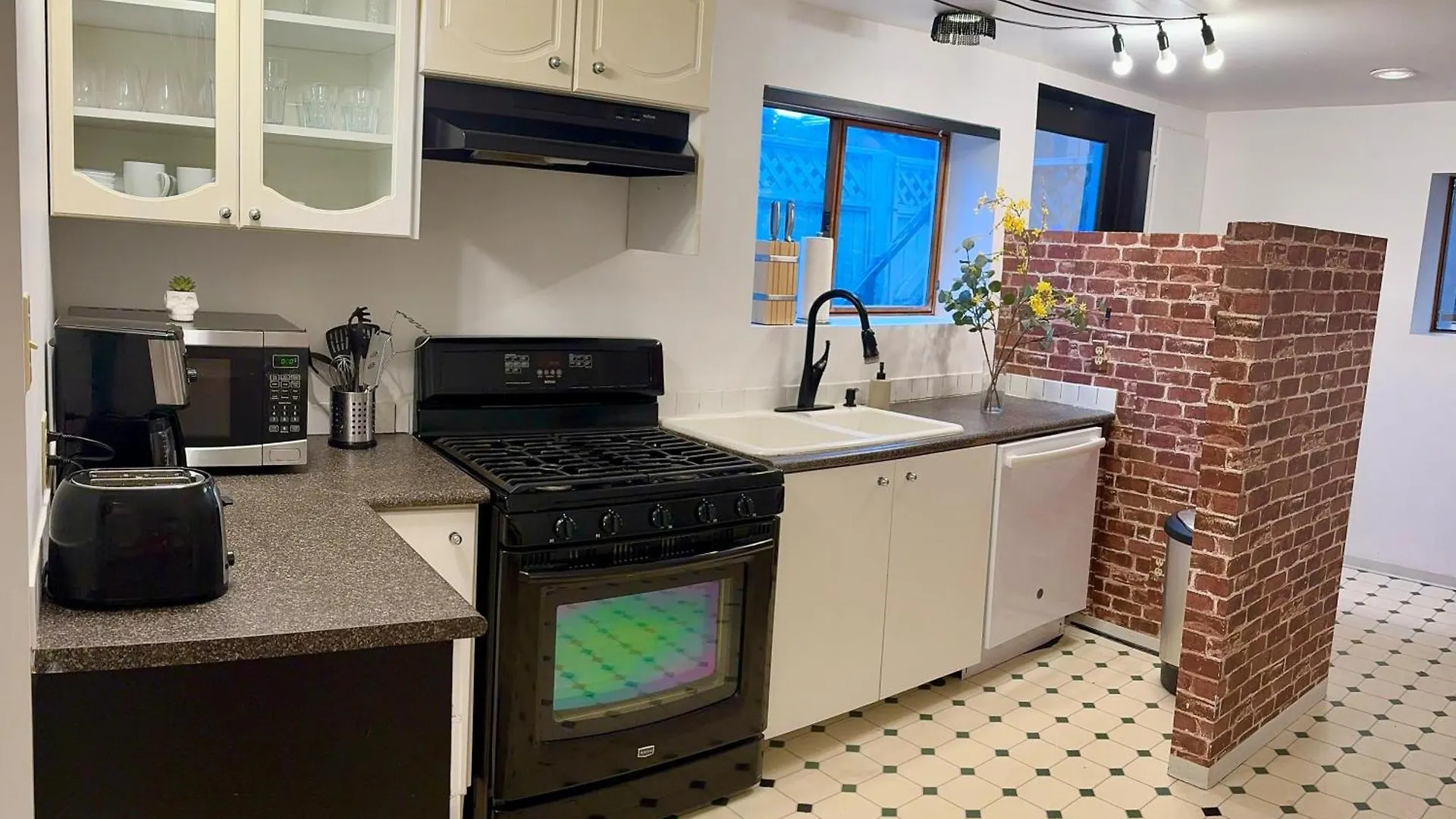 Apartment Charming Private Kitsilano Suite Vancouver