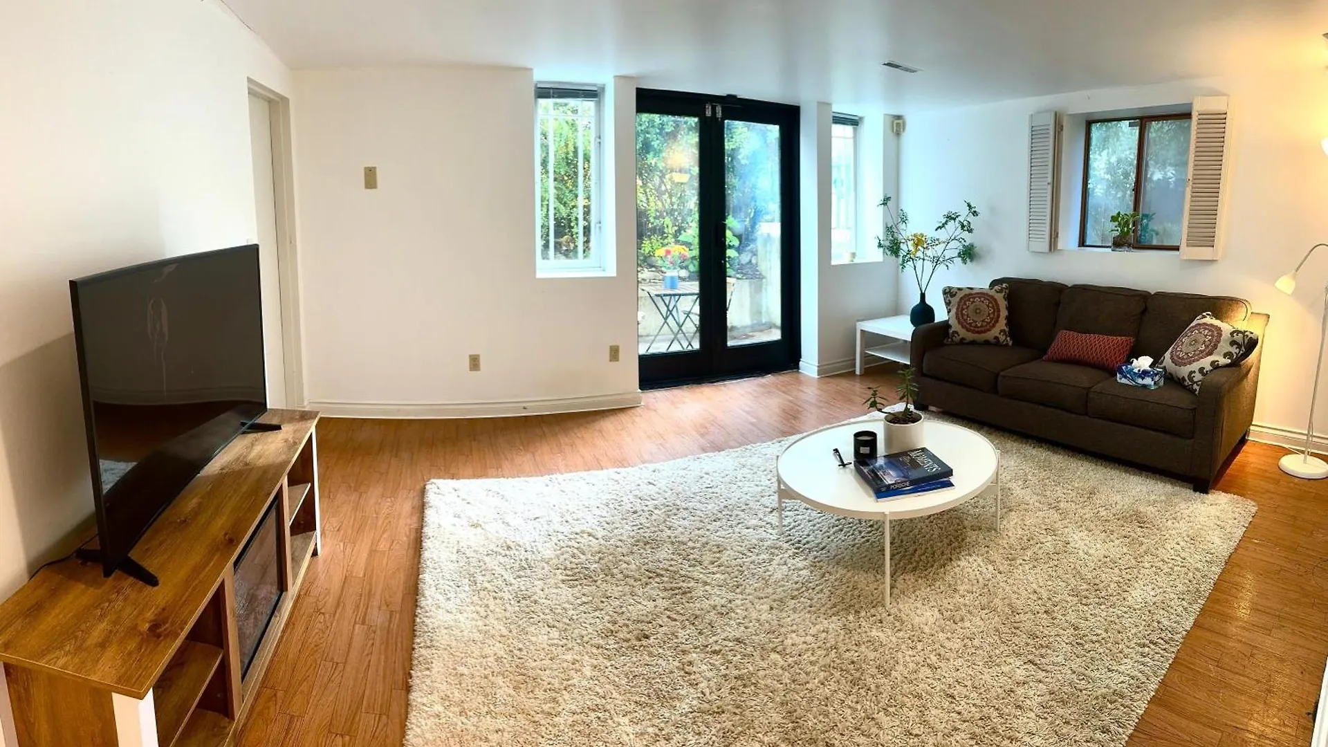 Charming Private Kitsilano Suite Vancouver